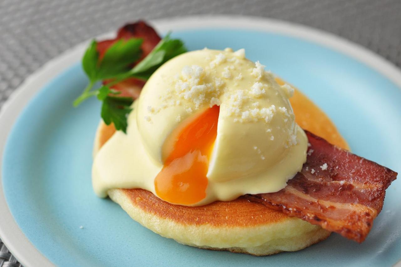 Omo Kansai Airport By Hoshino Resorts Izumisano Eksteriør bilde A poached egg on a muffin with bacon