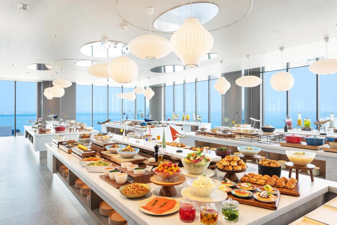 Omo Kansai Airport By Hoshino Resorts Izumisano Eksteriør bilde The buffet at the 360° restaurant
